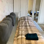 Geraeumiges Ganzes 90 M Zwei Schlafzimmer Wlan Privat Parkplatz Grosse Kueche Mit Essbereich Badewanne Waschmaschine Spuelmaschine Gesamte Gehoert Ihnen 아파트 뒤스부르크