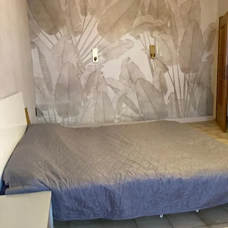 Geraeumiges Ganzes 90 M Zwei Schlafzimmer Wlan Privat Parkplatz Grosse Kueche Mit Essbereich Badewanne Waschmaschine Spuelmaschine Gesamte Gehoert Ihnen Apartman