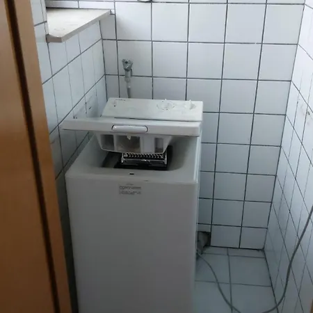 Geraeumiges Ganzes 90 M Zwei Schlafzimmer Wlan Privat Parkplatz Grosse Kueche Mit Essbereich Badewanne Waschmaschine Spuelmaschine Gesamte Gehoert Ihnen * ドゥイスブルグ