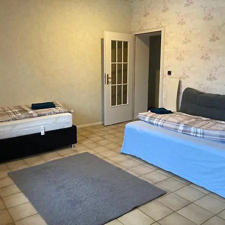Geraeumiges Ganzes 90 M Zwei Schlafzimmer Wlan Privat Parkplatz Grosse Kueche Mit Essbereich Badewanne Waschmaschine Spuelmaschine Gesamte Gehoert Ihnen Apartman