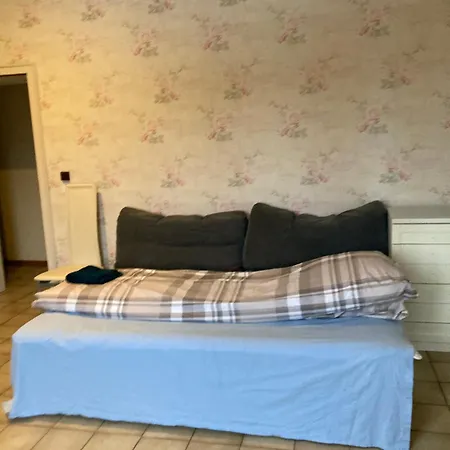 Geraeumiges Ganzes 90 M Zwei Schlafzimmer Wlan Privat Parkplatz Grosse Kueche Mit Essbereich Badewanne Waschmaschine Spuelmaschine Gesamte Gehoert Ihnen * ドゥイスブルグ