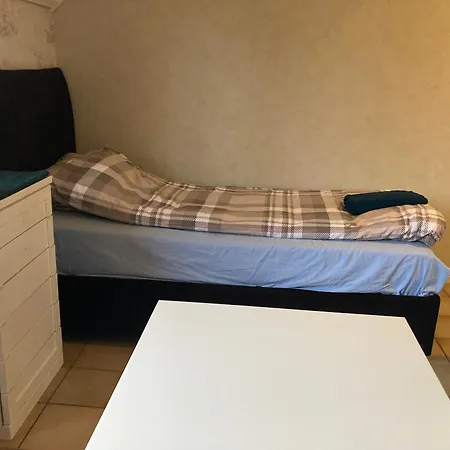 Geraeumiges Ganzes 90 M Zwei Schlafzimmer Wlan Privat Parkplatz Grosse Kueche Mit Essbereich Badewanne Waschmaschine Spuelmaschine Gesamte Gehoert Ihnen *