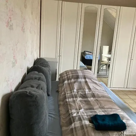 Apartamento Geraeumiges Ganzes 90 M Zwei Schlafzimmer Wlan Privat Parkplatz Grosse Kueche Mit Essbereich Badewanne Waschmaschine Spuelmaschine Gesamte Gehoert Ihnen