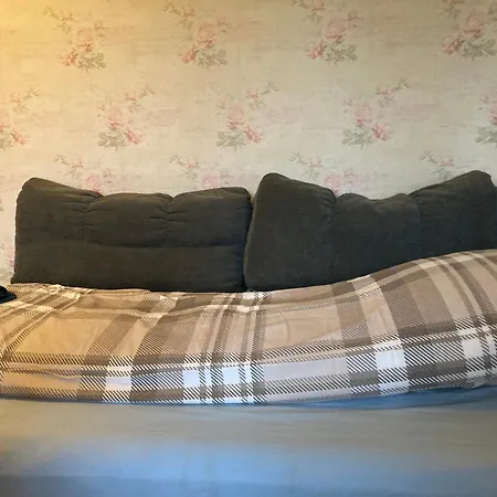 Geraeumiges Ganzes Apartment 90 M Zwei Schlafzimmer Wlan Privat Parkplatz Grosse Kueche Mit Essbereich Badewanne Waschmaschine Spuelmaschine Gesamte Unterkunft Gehoert Ihnen Apartman