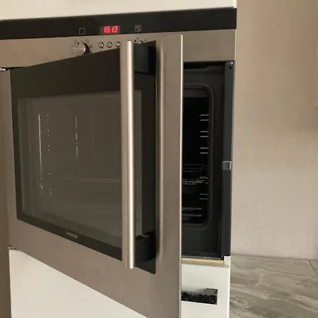 Geraeumiges Ganzes 90 M Zwei Schlafzimmer Wlan Privat Parkplatz Grosse Kueche Mit Essbereich Badewanne Waschmaschine Spuelmaschine Gesamte Gehoert Ihnen アパート ドゥイスブルグ