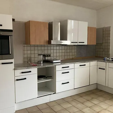 Geraeumiges Apartment 90 M Zwei Schlafzimmer Grosse Kueche Mit Essbereich Badewanne Waschmaschine Spuelmaschine Gesamte Unterkunft Gehoert Ihnen Apartment Duisburg