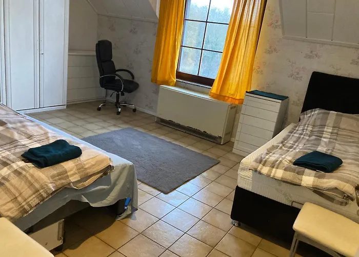 Geraeumiges Ganzes Apartment 90 M Zwei Schlafzimmer Wlan Privat Parkplatz Grosse Kueche Mit Essbereich Badewanne Waschmaschine Spuelmaschine Gesamte Unterkunft Gehoert Ihnen Daire *
