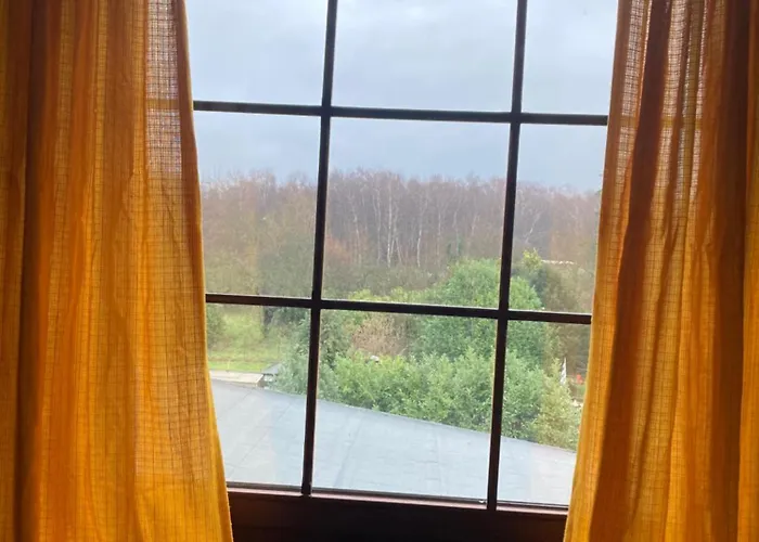 Geraeumiges Ganzes Apartment 90 M Zwei Schlafzimmer Wlan Privat Parkplatz Grosse Kueche Mit Essbereich Badewanne Waschmaschine Spuelmaschine Gesamte Unterkunft Gehoert Ihnen Daire