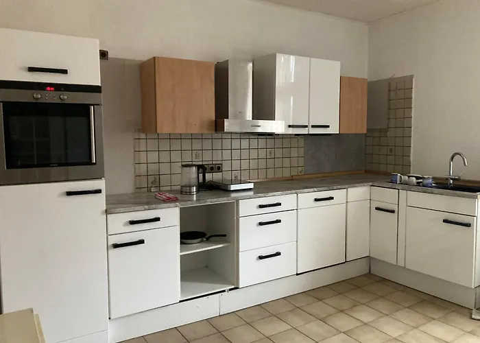 Geraeumiges Apartment 90 M Zwei Schlafzimmer Grosse Kueche Mit Essbereich Badewanne Waschmaschine Spuelmaschine Gesamte Unterkunft Gehoert Ihnen Apartment Duisburg